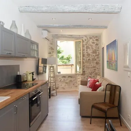 Apartment T2 In The Historic Center Of